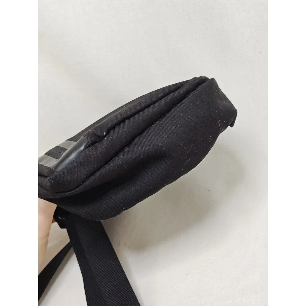 Nike Tech Black unisex Crossbody Travel Bag Adjustable Strap Lightweight BA5268‎
